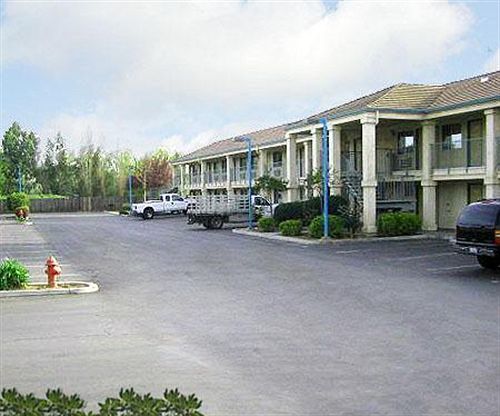 Edge Water Inn Reedley Extérieur photo