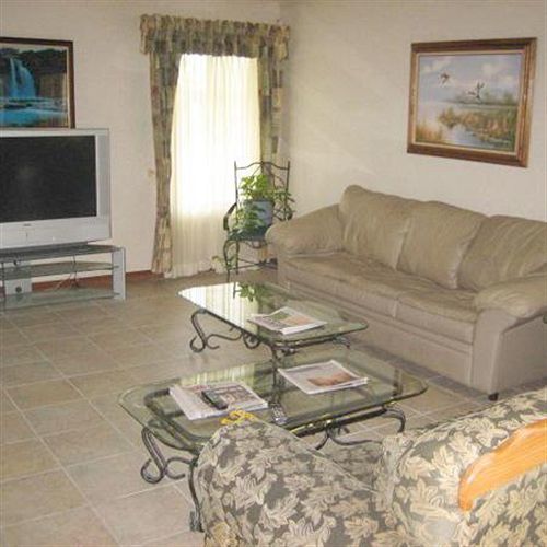 Edge Water Inn Reedley Extérieur photo